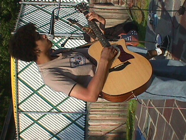 harryacoustic.jpg
